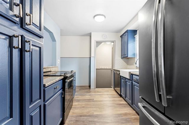 9636 Quandt Avenue, Allen Park, MI 48101