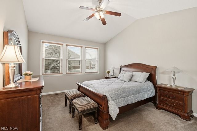 391 Stone Bridge Drive 34, Sagamore Hills, OH 44067