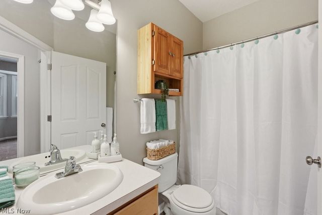 391 Stone Bridge Drive 34, Sagamore Hills, OH 44067