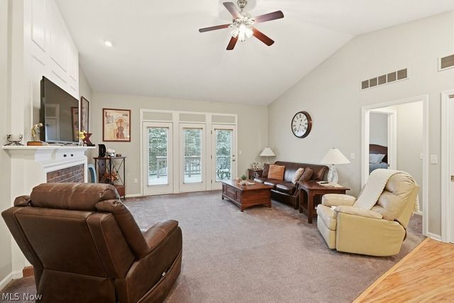 391 Stone Bridge Drive 34, Sagamore Hills, OH 44067
