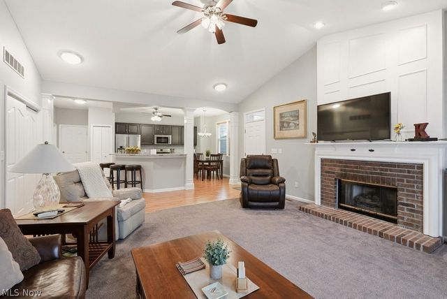 391 Stone Bridge Drive 34, Sagamore Hills, OH 44067