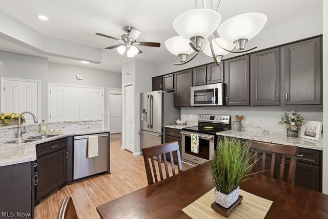 391 Stone Bridge Drive 34, Sagamore Hills, OH 44067