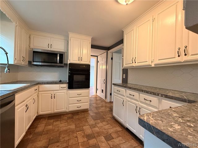 23 Millbrook Court, Amherst, NY 14221