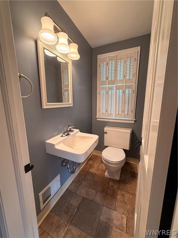 23 Millbrook Court, Amherst, NY 14221