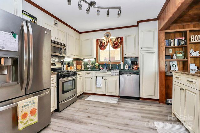 160 Quail Hollow Drive, Kings Mountain, NC 28086
