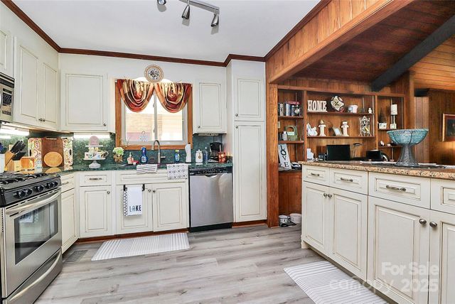 160 Quail Hollow Drive, Kings Mountain, NC 28086