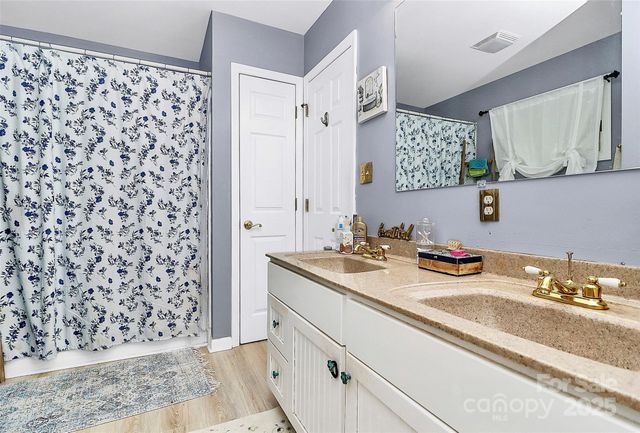 160 Quail Hollow Drive, Kings Mountain, NC 28086