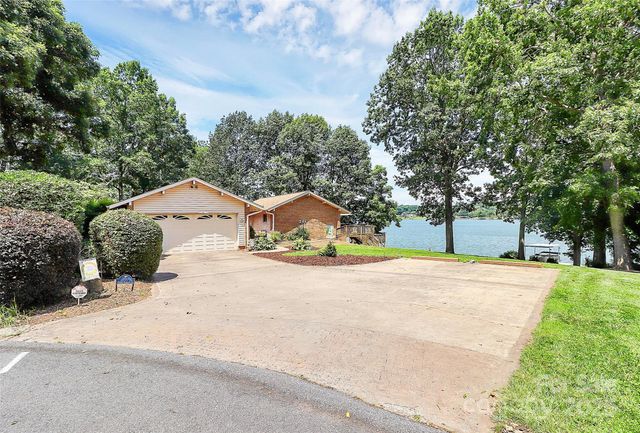 160 Quail Hollow Drive, Kings Mountain, NC 28086