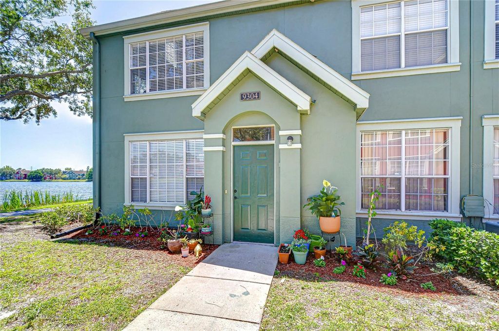 9304 LAKE CHASE ISLAND WAY, Tampa, FL 33626