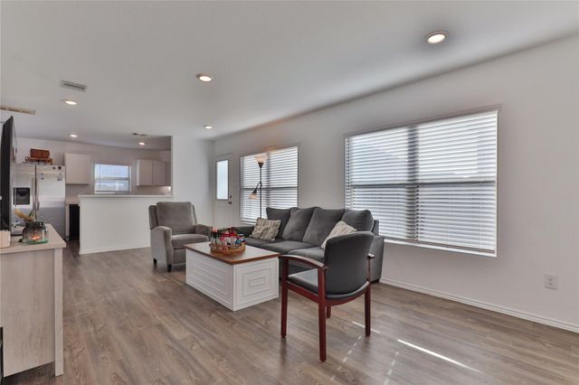 184 Kelly Street, Angleton, TX 77515