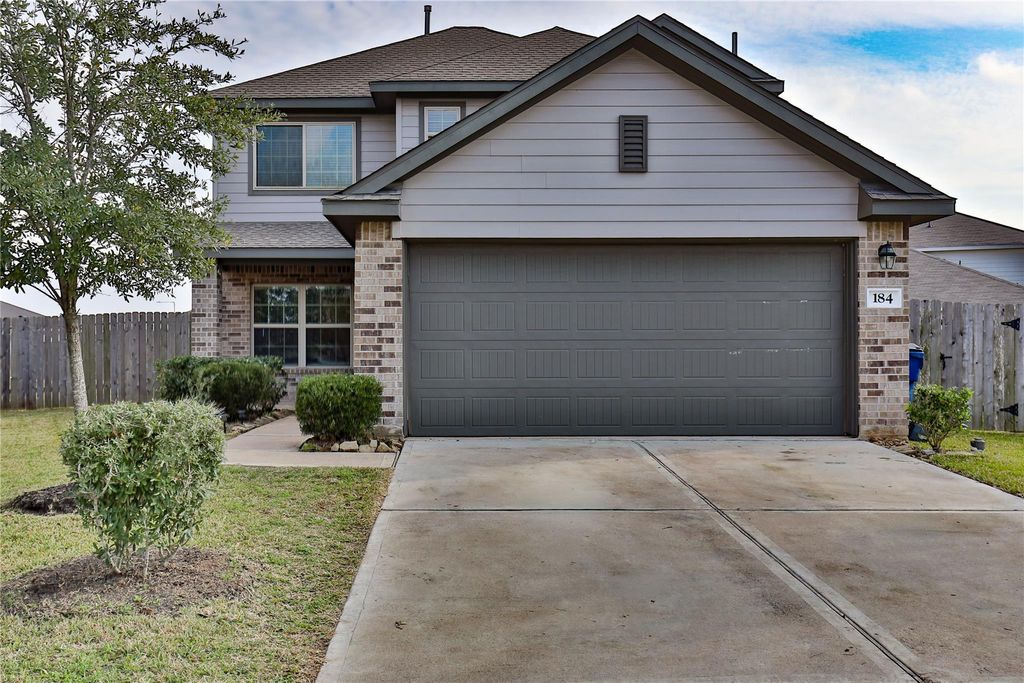 184 Kelly Street, Angleton, TX 77515