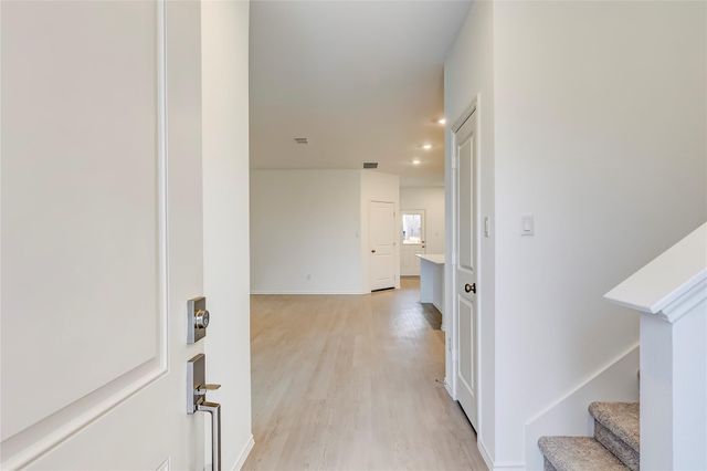 18010 Cedar Waxwing WAY 13, Pflugerville, TX 78660