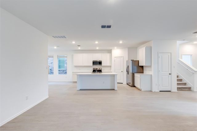 18010 Cedar Waxwing WAY 13, Pflugerville, TX 78660