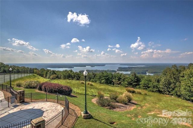 1695 Sierra Trace Road, Denton, NC 27239