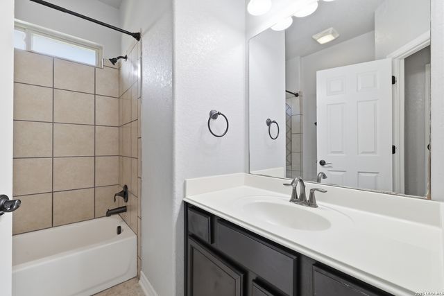 9803 BRICEWOOD CV, San Antonio, TX 78254