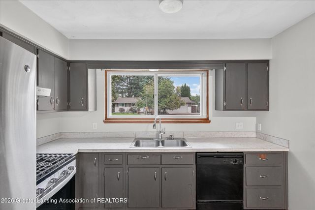 6312 Lerner Way, Lansing, MI 48911