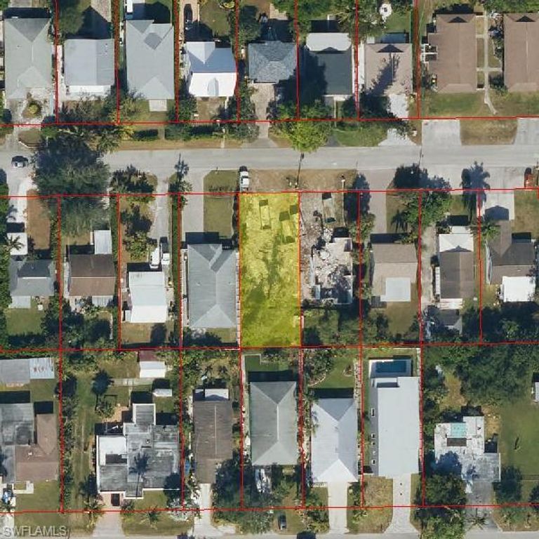 1278 Highlands DR, Naples, FL 34103