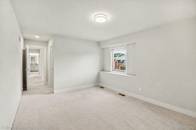 1976 Kohli Drive, Troy, MI 48083