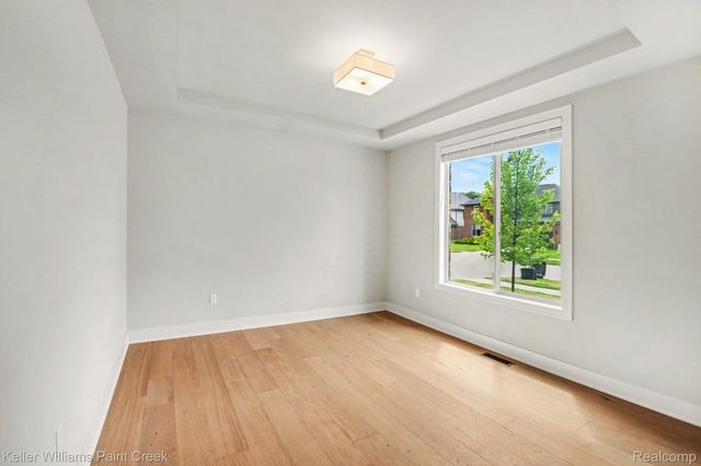 1976 Kohli Drive, Troy, MI 48083