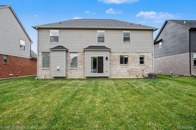 1976 Kohli Drive, Troy, MI 48083