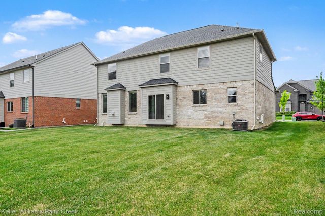 1976 Kohli Drive, Troy, MI 48083