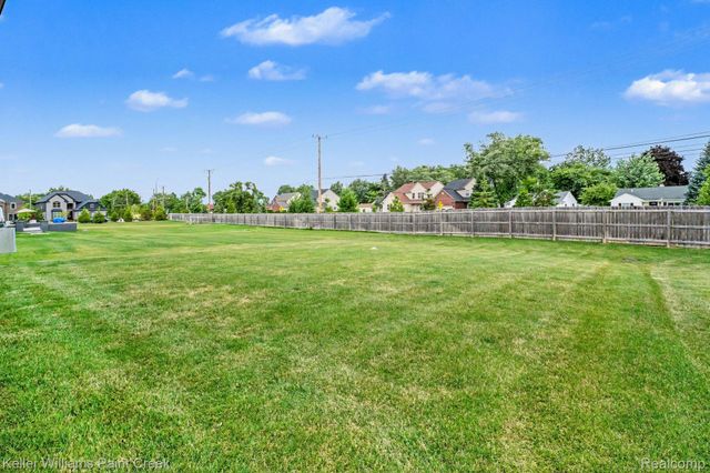 1976 Kohli Drive, Troy, MI 48083