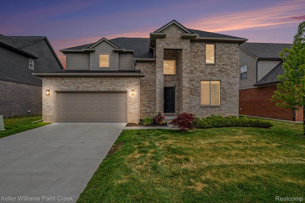 1976 Kohli Drive, Troy, MI 48083