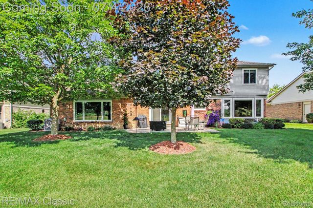 25723 Sullivan Lane, Novi, MI 48375