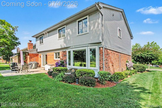25723 Sullivan Lane, Novi, MI 48375