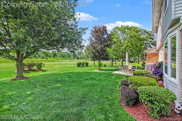 25723 Sullivan Lane, Novi, MI 48375