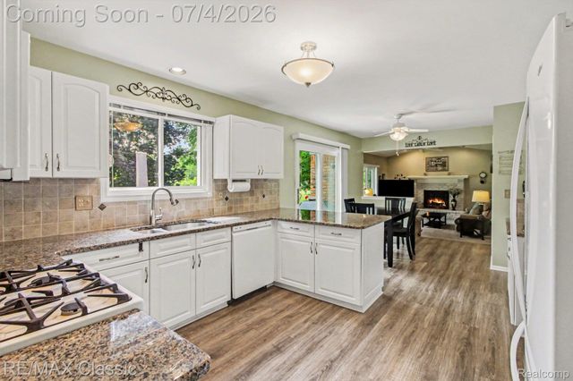 25723 Sullivan Lane, Novi, MI 48375