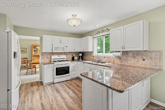 25723 Sullivan Lane, Novi, MI 48375