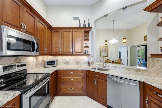 6555 Valen WAY G201, Naples, FL 34108