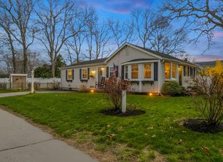 25 Clover Lane, Mashpee, MA 02649