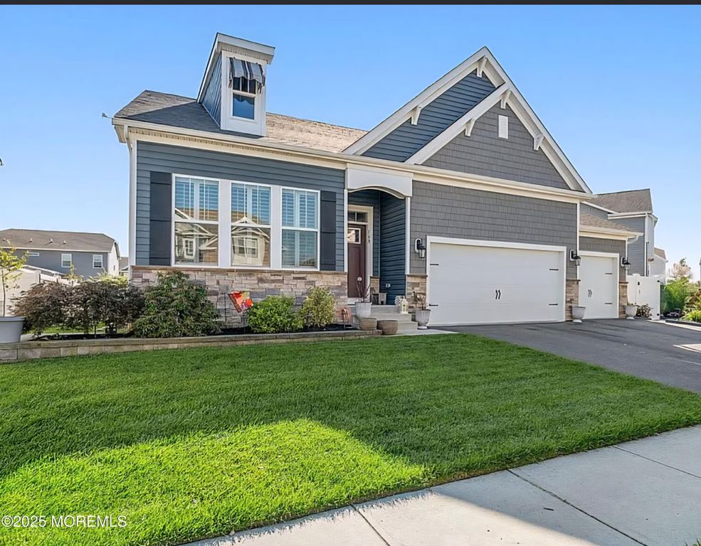 163 Bradshaw Drive, Manahawkin, NJ 08050