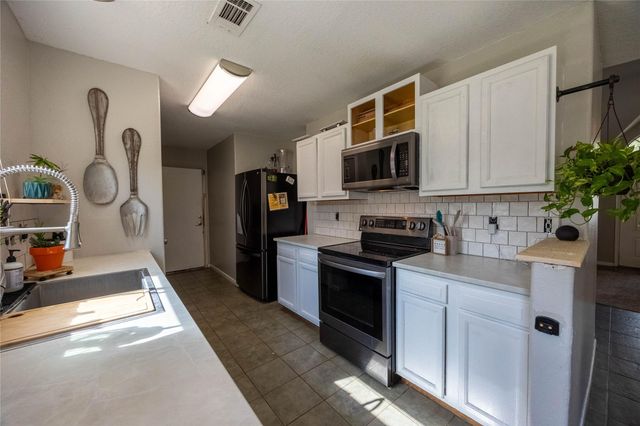 10626 Royal Cavins Drive, Conroe, TX 77303