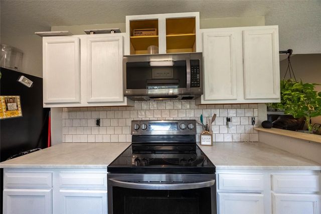 10626 Royal Cavins Drive, Conroe, TX 77303