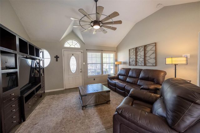 10626 Royal Cavins Drive, Conroe, TX 77303