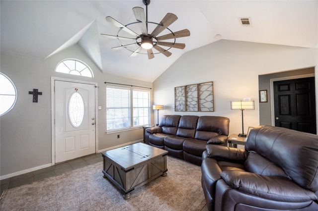 10626 Royal Cavins Drive, Conroe, TX 77303