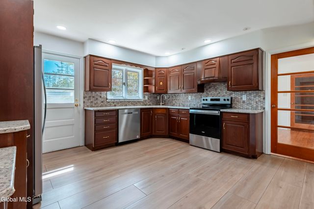 1258 Hawthorn Road, Niskayuna, NY 12309