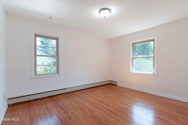 1258 Hawthorn Road, Niskayuna, NY 12309
