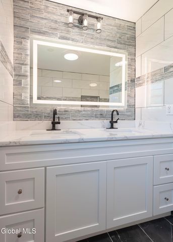 1258 Hawthorn Road, Niskayuna, NY 12309