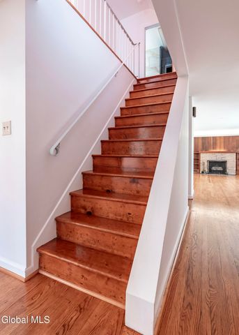 1258 Hawthorn Road, Niskayuna, NY 12309