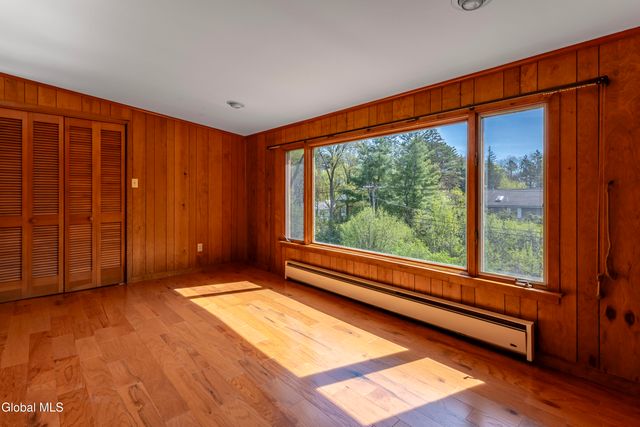 1258 Hawthorn Road, Niskayuna, NY 12309