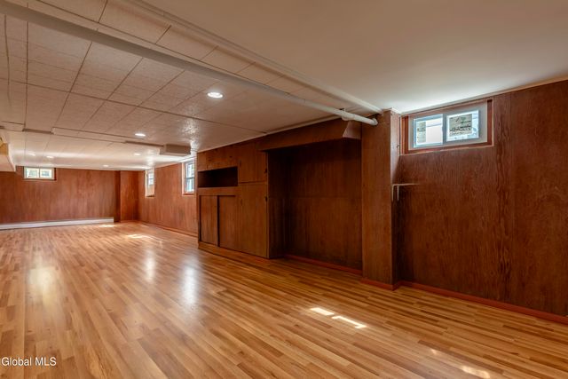 1258 Hawthorn Road, Niskayuna, NY 12309