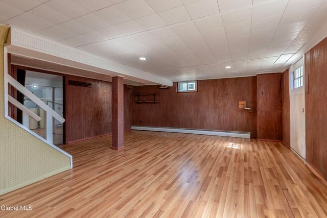 1258 Hawthorn Road, Niskayuna, NY 12309