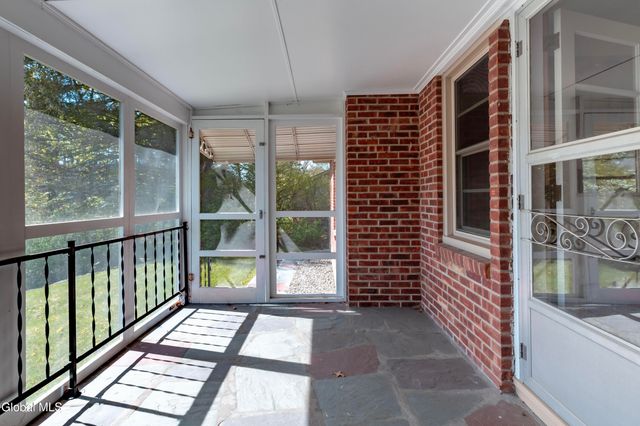 1258 Hawthorn Road, Niskayuna, NY 12309