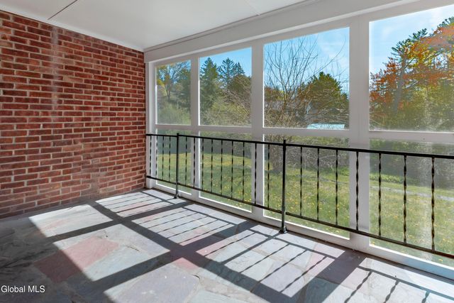 1258 Hawthorn Road, Niskayuna, NY 12309