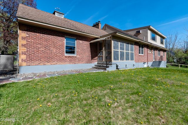 1258 Hawthorn Road, Niskayuna, NY 12309