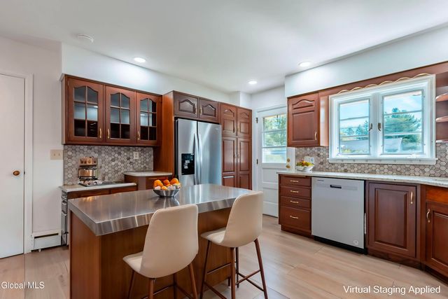 1258 Hawthorn Road, Niskayuna, NY 12309